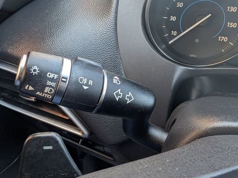 Used 2017 Jaguar F-PACE Prestige image 16