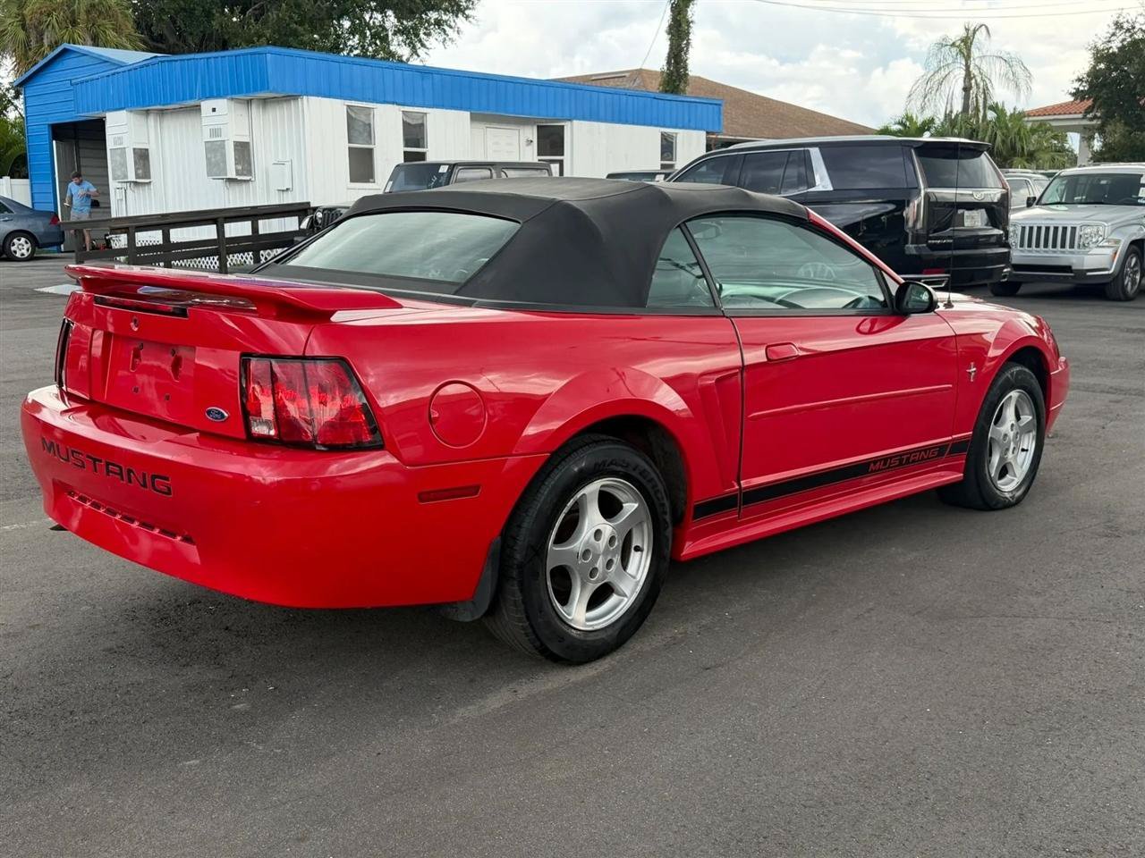 Used 2002 Ford Mustang Convertible RWD image 8