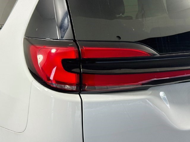 Used 2022 Chrysler Pacifica Touring-L FWD image 35