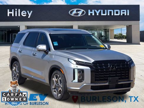 Used 2024 Hyundai Palisade SEL w/ Premium Package FWD image 2