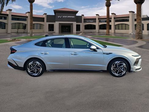 Used 2025 Hyundai Sonata SEL FWD image 9