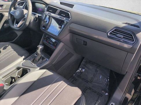 Used 2023 Volkswagen Tiguan SE R-Line image 22