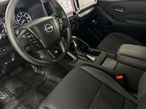 Used 2023 Nissan Frontier SV w/ Midnight Edition Package image 6