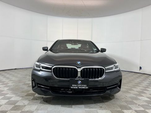 Used 2022 BMW 530i xDrive image 2