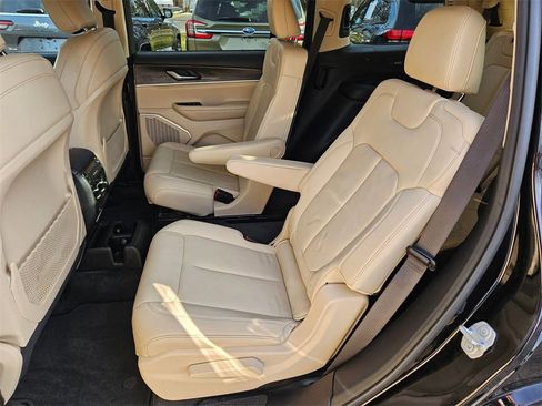 Used 2021 Jeep Grand Cherokee L Limited image 20