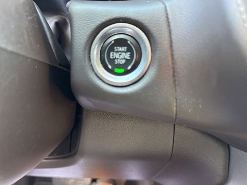 Used 2021 GMC Yukon SLT image 42