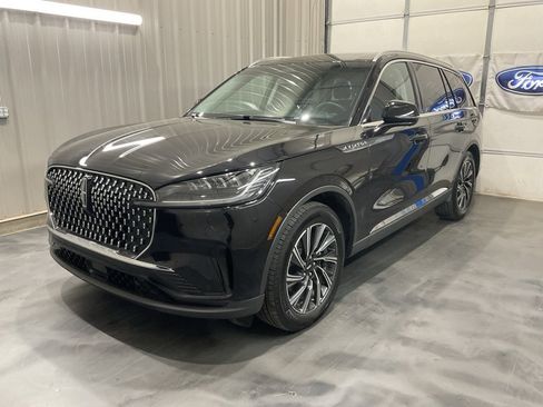 Used 2025 Lincoln Aviator Premiere image 3