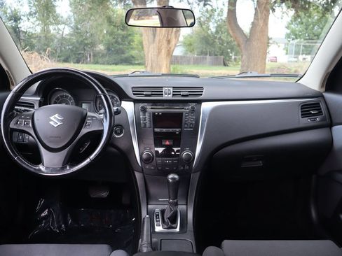 Used 2011 Suzuki Kizashi SE AWD/4WD image 16