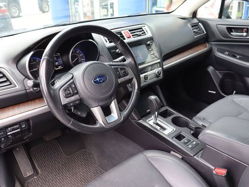 Used 2017 Subaru Outback 2.5i Limited w/ Popular Package #5 AWD/4WD image 9