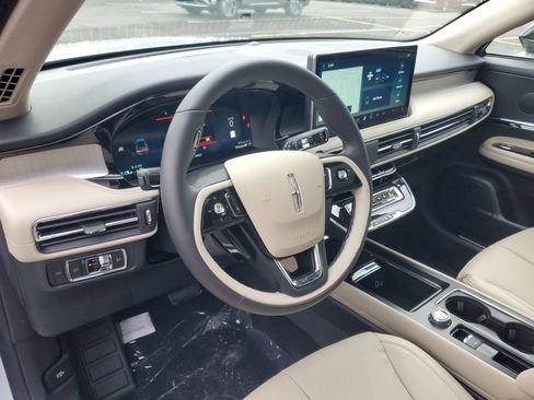 New 2026 Lincoln Corsair Premiere image 13