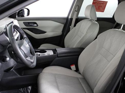 Certified 2025 Nissan Rogue SV image 20