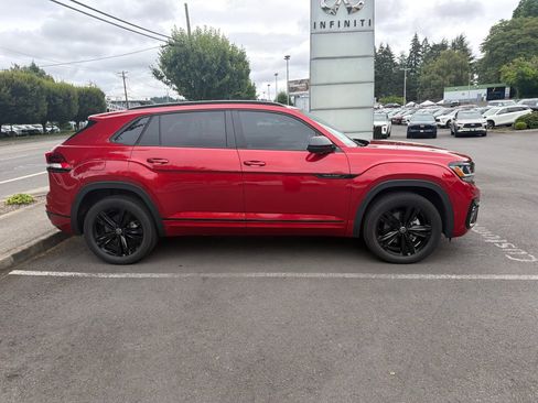 Used 2022 Volkswagen Atlas Cross Sport SEL R-Line AWD/4WD image 5
