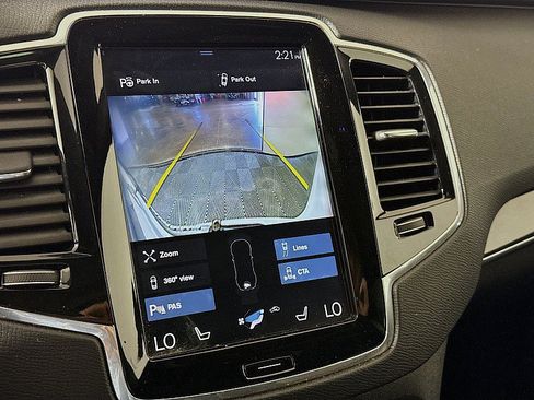 Used 2018 Volvo XC90 T6 Momentum w/ Convenience Package AWD/4WD image 16