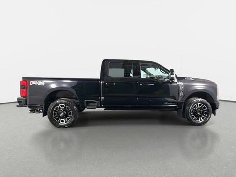 Used 2024 Ford F250 Platinum AWD/4WD image 2