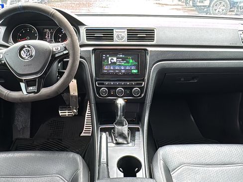 Used 2017 Volkswagen Passat 1.8T R-Line w/ R-Line Lighting Package image 16