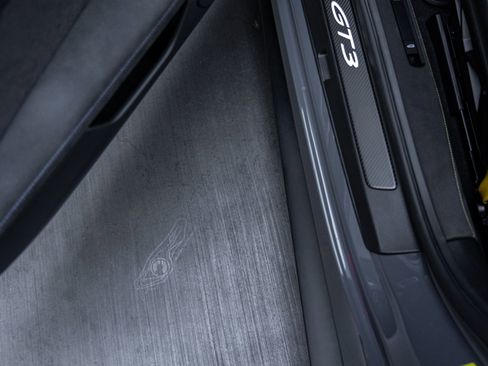 Certified 2025 Porsche 911 GT3 RWD image 16