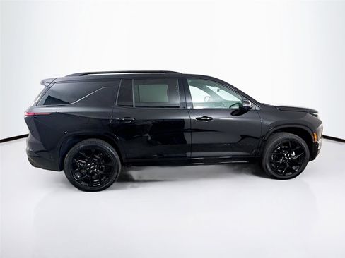 Used 2024 Chevrolet Traverse RS image 4