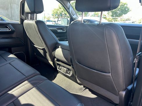 Used 2024 GMC Sierra 1500 SLT AWD/4WD image 25