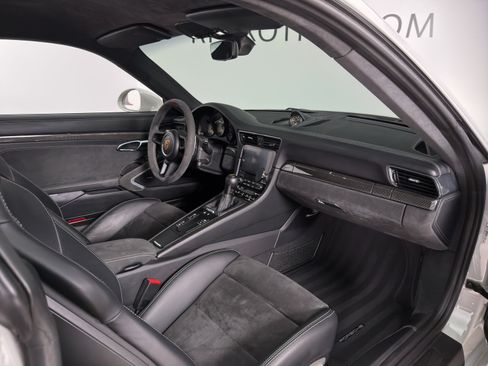 Used 2018 Porsche 911 GT3 RWD image 18