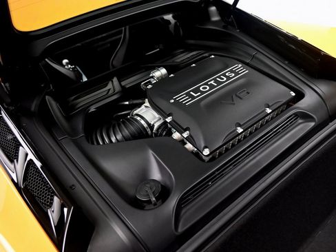 New 2025 Lotus Emira image 24