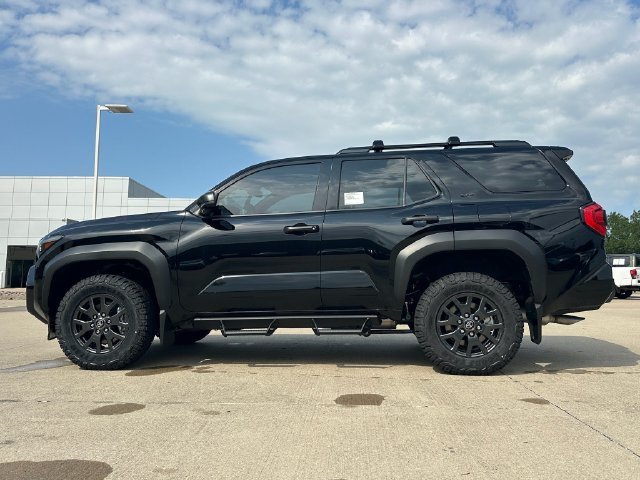 New 2026 Toyota 4Runner SR5 AWD/4WD image 2