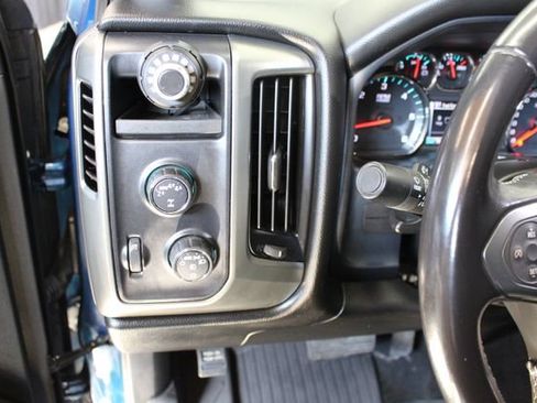 Used 2018 Chevrolet Silverado 1500 LT w/ All Star Edition AWD/4WD image 36