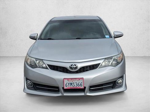 Used 2013 Toyota Camry SE image 2