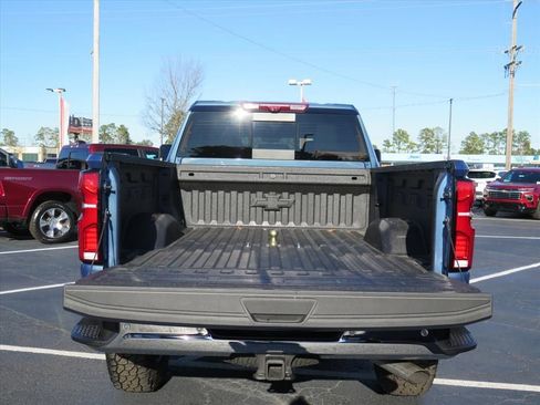 Used 2025 Chevrolet Silverado 2500 LTZ w/ LTZ Plus Package image 15