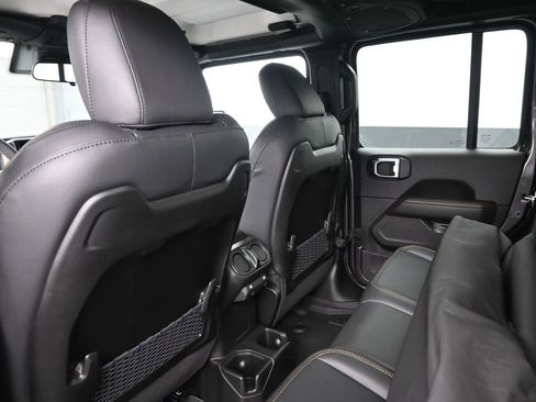 New 2025 Jeep Gladiator Sport image 16