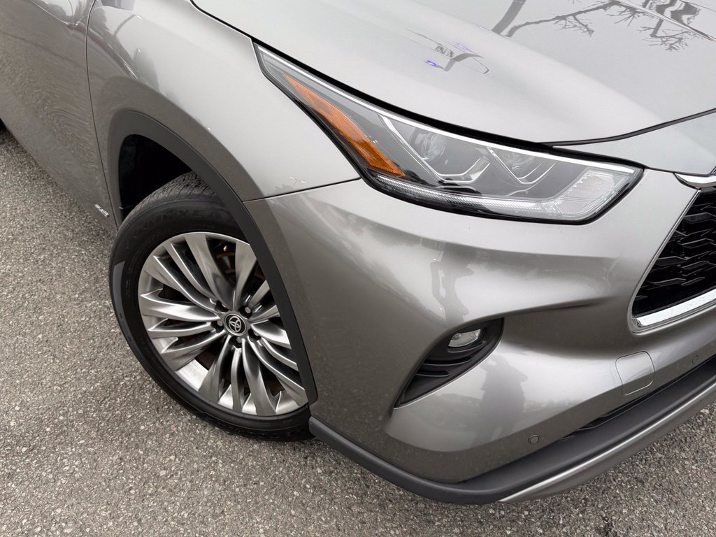 Certified 2026 Toyota Highlander Platinum AWD/4WD image 2