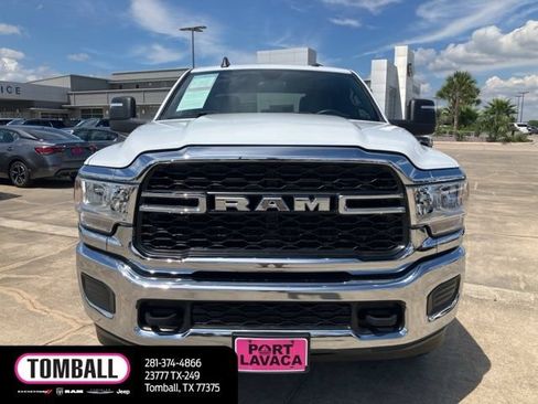 Used 2024 RAM 2500 Tradesman w/ Chrome Appearance Group AWD/4WD image 2