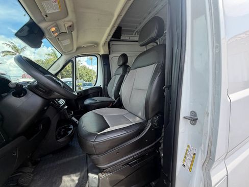 Used 2024 RAM ProMaster 2500 w/ Convenience Group FWD image 14