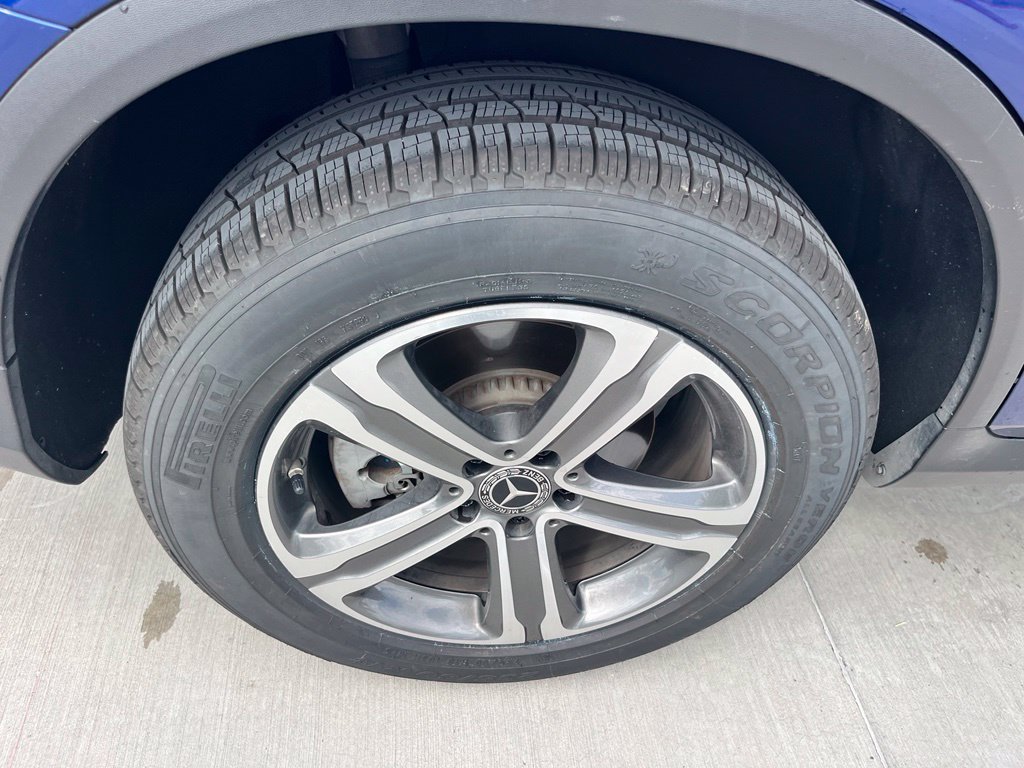 Used 2019 Mercedes-Benz GLC 300 4MATIC image 9