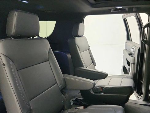 Used 2022 Chevrolet Suburban Z71 w/ Luxury Package AWD/4WD image 45