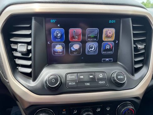 Used 2019 GMC Acadia Denali w/ Technology Package AWD/4WD image 22