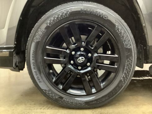 Used 2019 Toyota 4Runner Limited AWD/4WD image 26