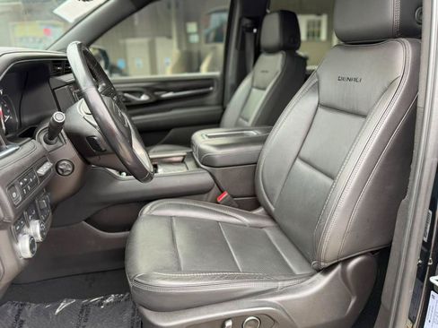 Used 2021 GMC Yukon XL Denali w/ Denali Premium Package AWD/4WD image 8