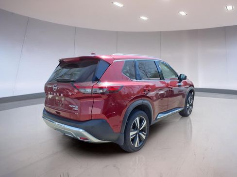 Used 2023 Nissan Rogue Platinum image 4
