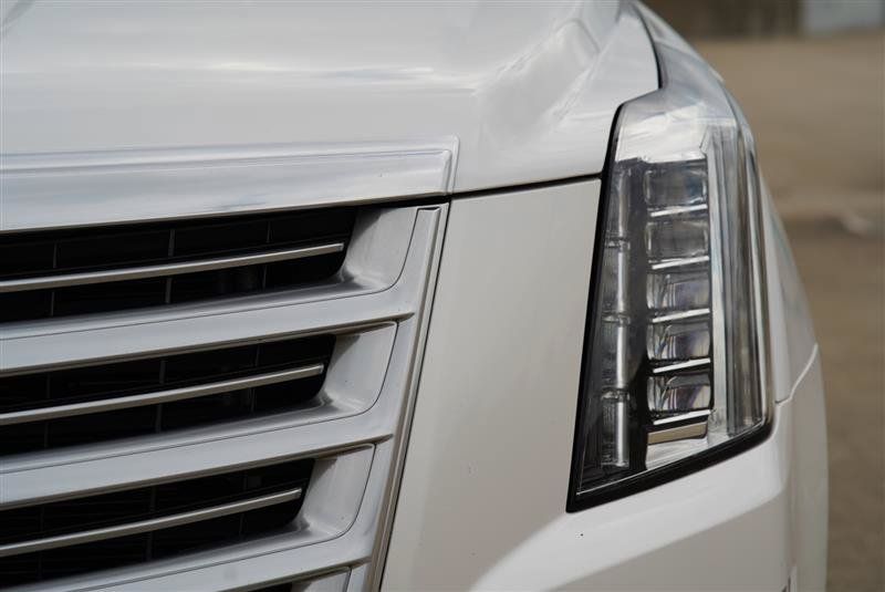Used 2016 Cadillac Escalade Platinum AWD/4WD image 28