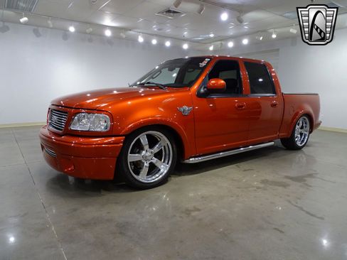 Used 2003 Ford F150 Harley-Davidson image 2
