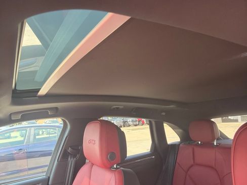 Used 2026 Porsche Macan GTS AWD/4WD image 9