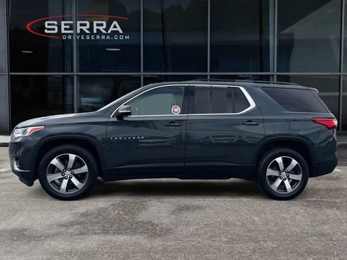 Used 2019 Chevrolet Traverse LT w/ LT Premium Package FWD image 2