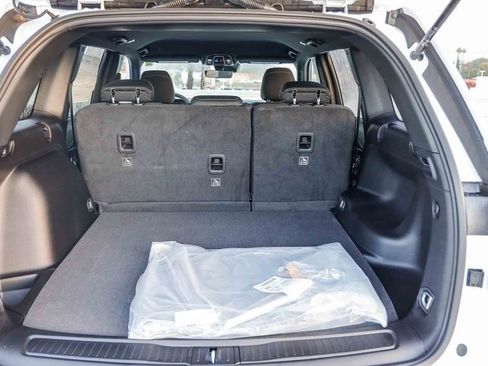 New 2025 Jeep Grand Cherokee Laredo image 26