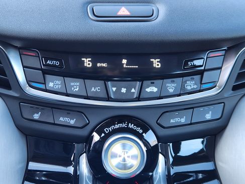 Certified 2025 Acura TLX w/ Technology Package image 22