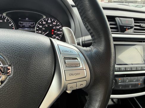 Used 2018 Nissan Altima 2.5 SR image 16