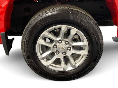 Used 2024 Chevrolet Silverado 1500 LT AWD/4WD image 8