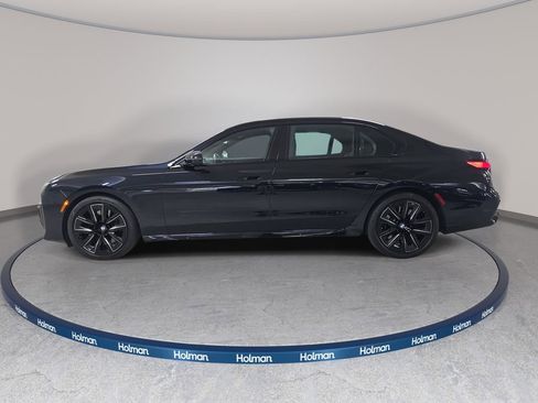 Used 2023 BMW 760i xDrive w/ Executive Package AWD/4WD image 11