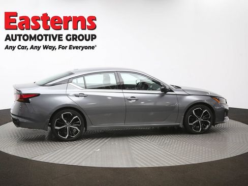 Used 2023 Nissan Altima 2.5 SR FWD image 43