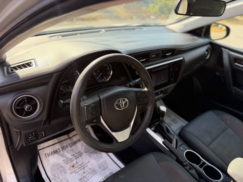 Used 2018 Toyota Corolla LE image 17