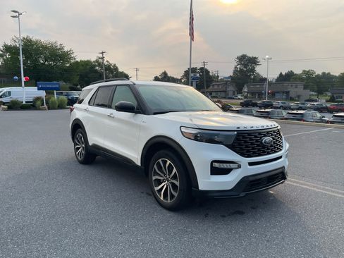 Used 2022 Ford Explorer ST-Line w/ Class IV Trailer Tow Package AWD/4WD image 7